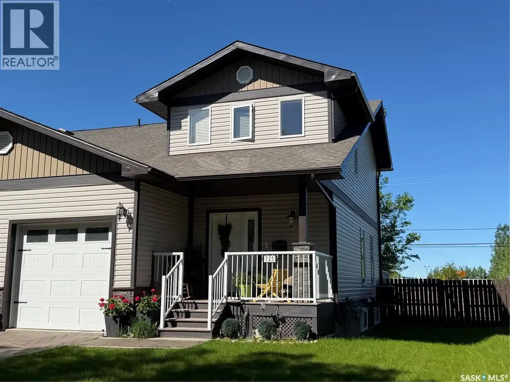 725 Centre Street, Shaunavon