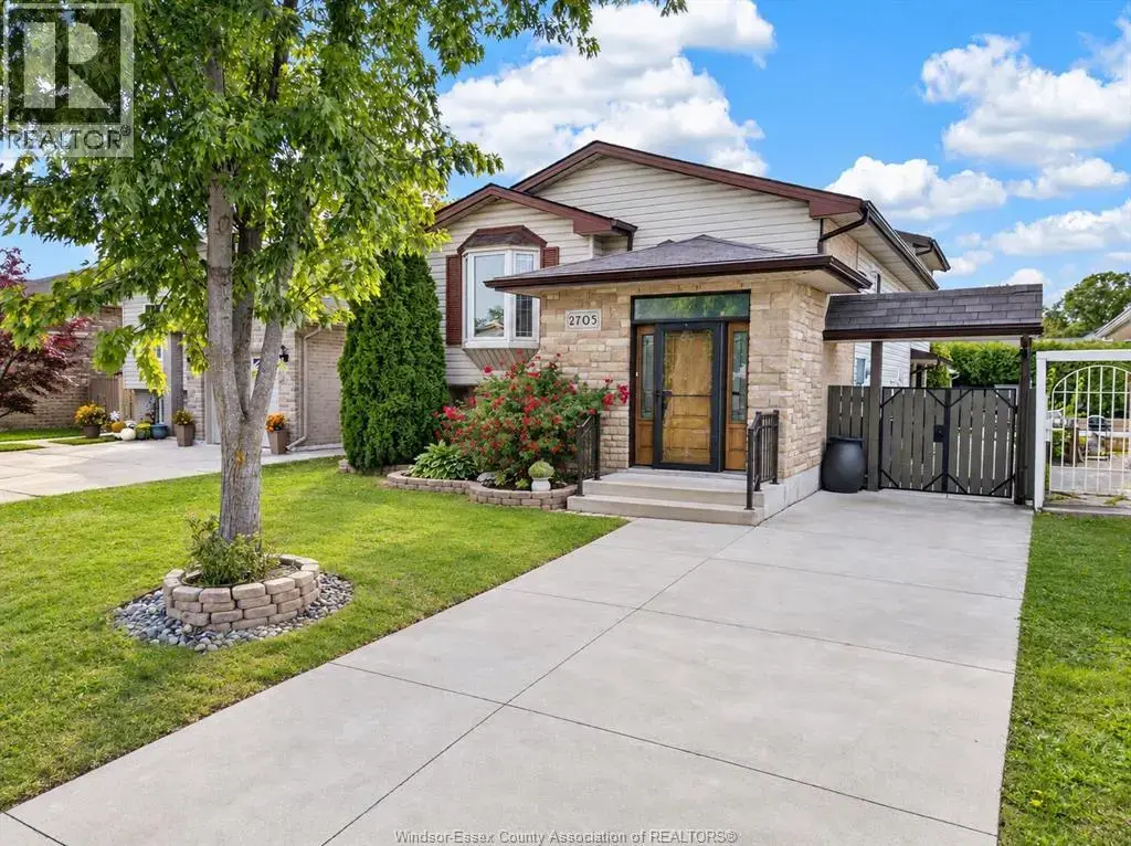2705 Robert, Windsor