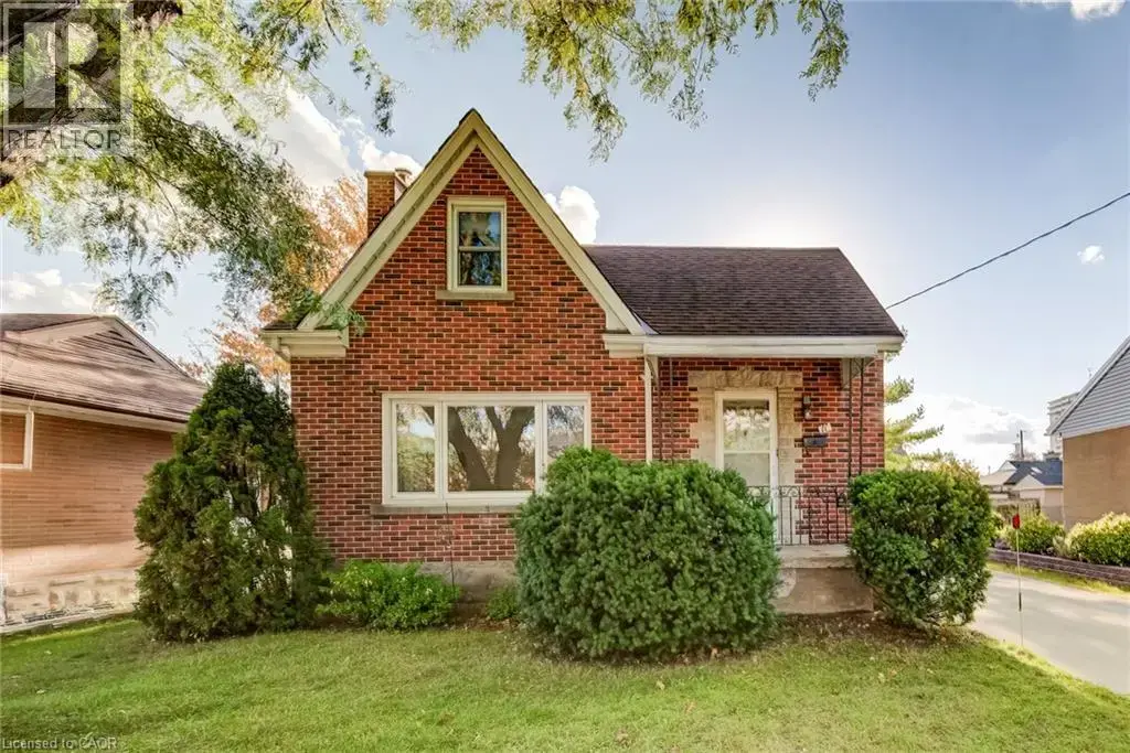11 Crestwood Avenue, Kitchener