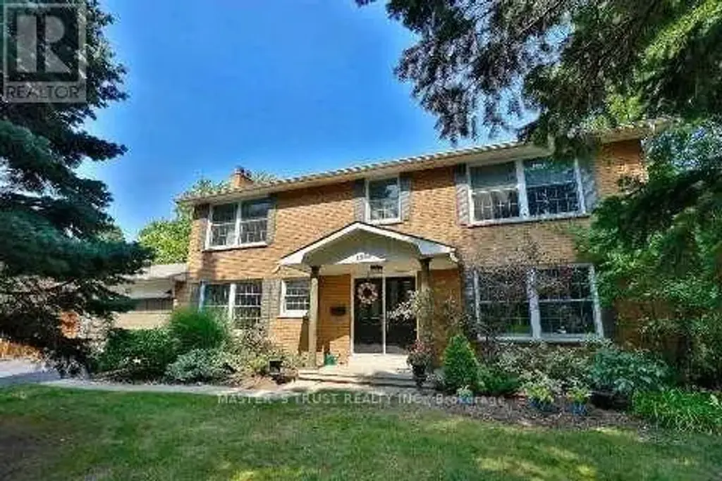 1585 Crombie Road, Mississauga (Lorne Park)