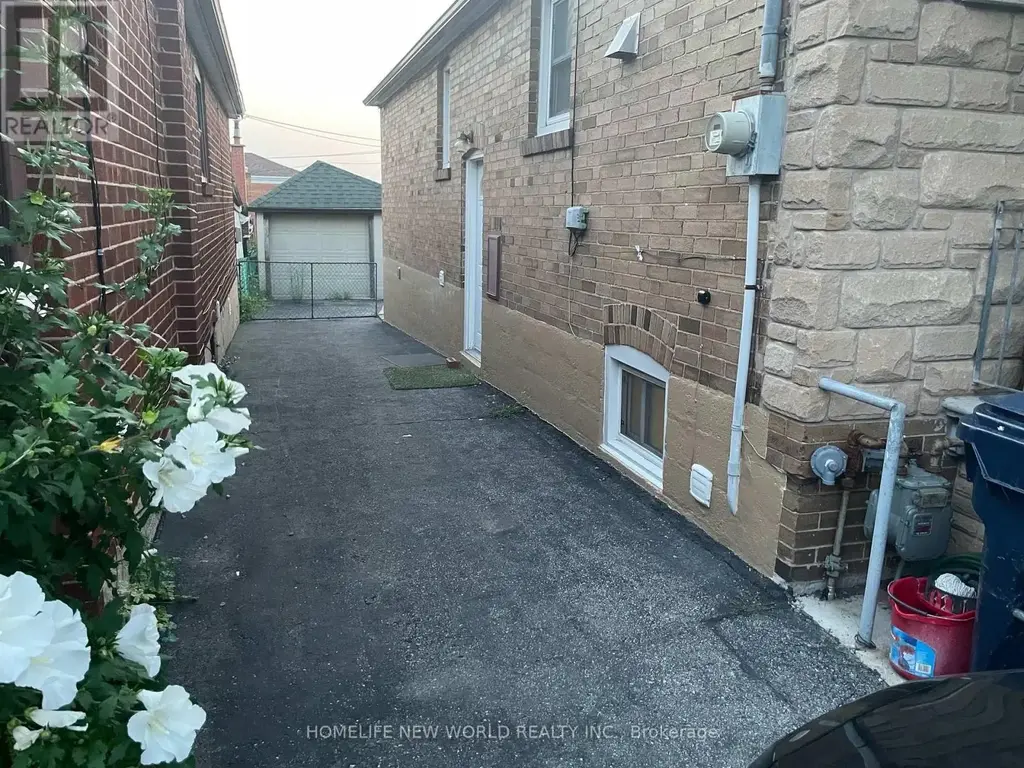 Bsm - 354 Kane Avenue, Toronto (Keelesdale-Eglinton West)