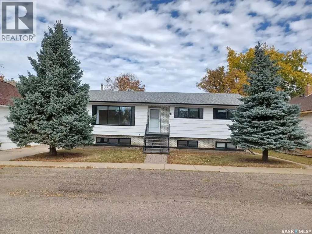 113 5th Avenue, Gravelbourg