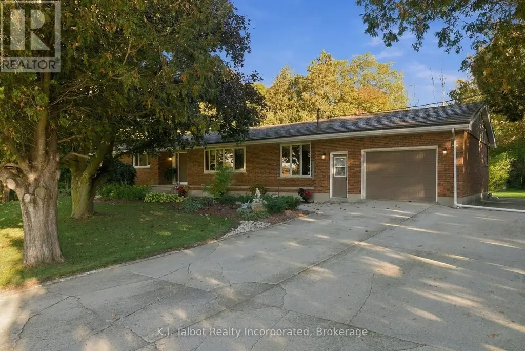 33696 Black's Point Road, Central Huron (Goderich)