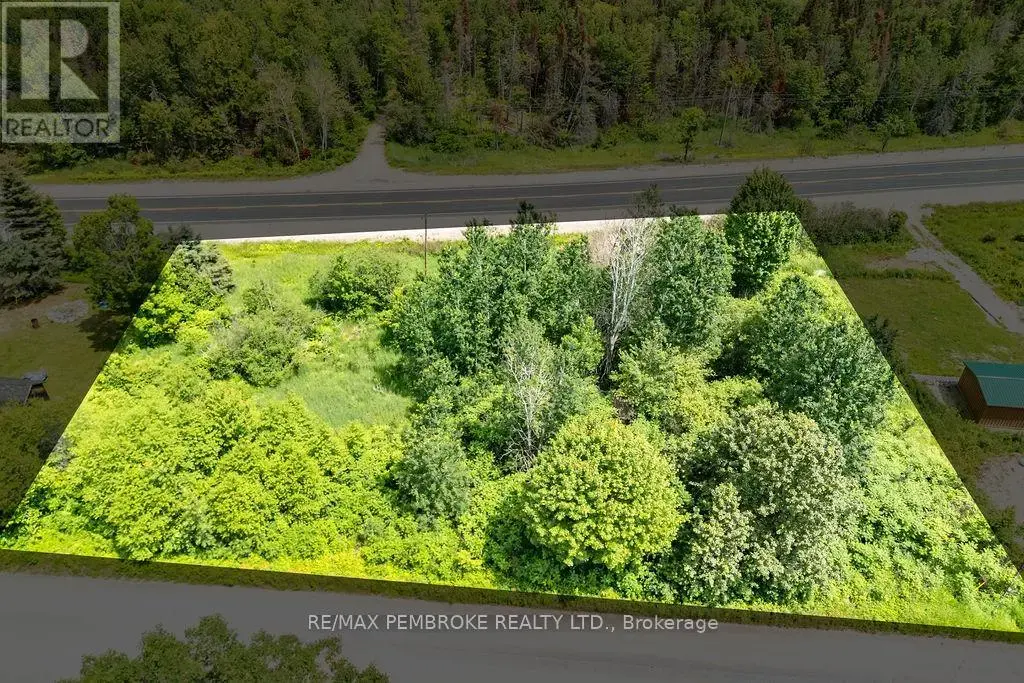 00 Lance Road, Laurentian Hills