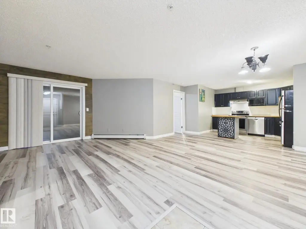 #102 16221 95 St Nw, Edmonton