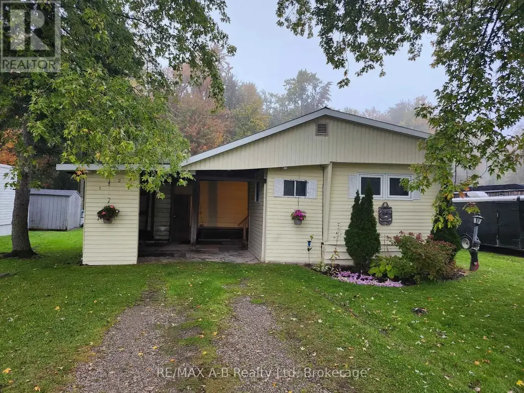 132 Ash Street, Perth East (Crystal Lake)
