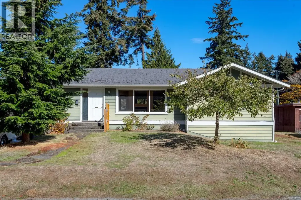 590 Ridley Dr, Colwood