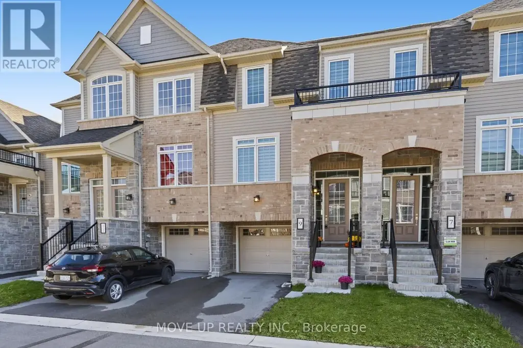 9 Andrew Knowles Lane S, East Gwillimbury (Mt Albert)