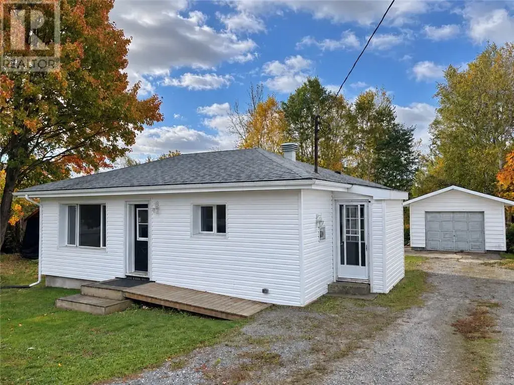 1581 Lakeshore Drive, Val Caron