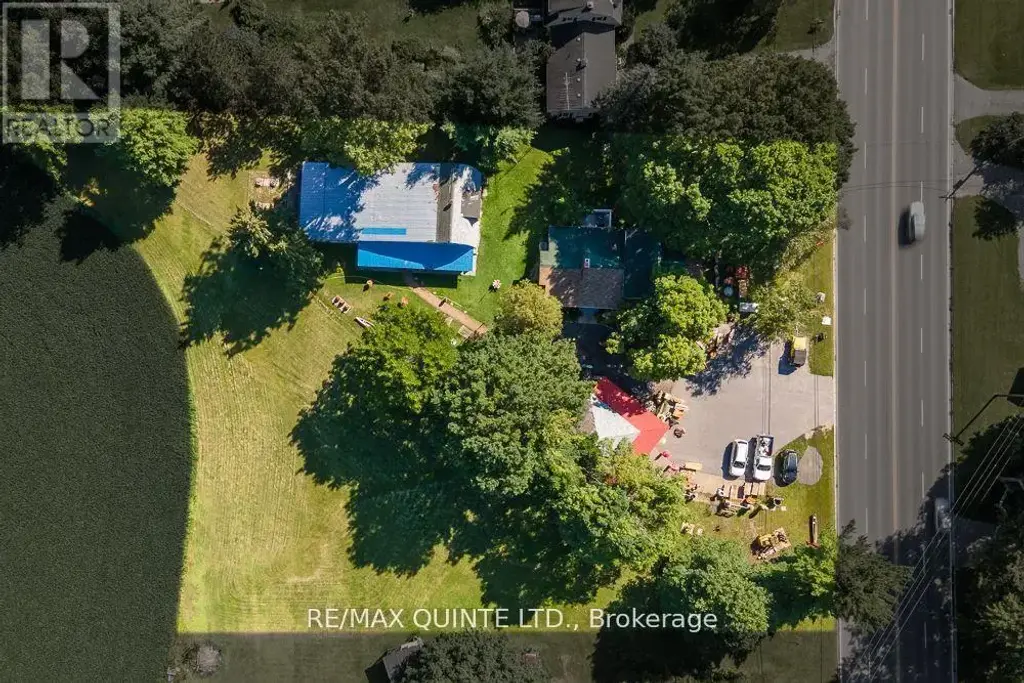 13418 Loyalist Parkway, Prince Edward County (Hallowell Ward)