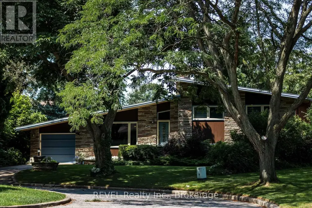 7 Glenayr Place, St. Catharines (Glendale/Glenridge)