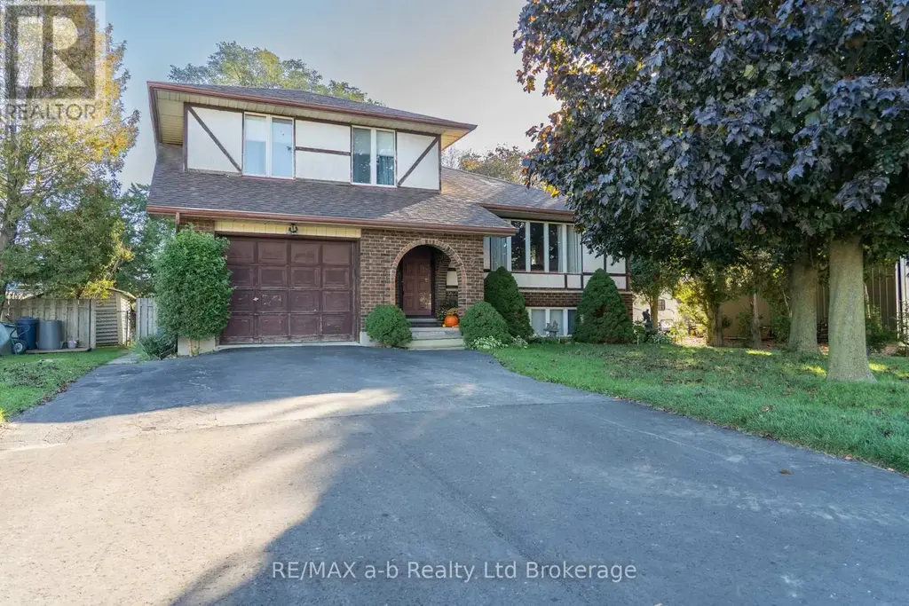 2 Cranberry Road, Tillsonburg