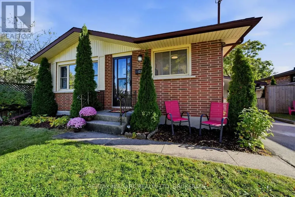 123 Meredith Drive, St. Catharines (Carlton/Bunting)