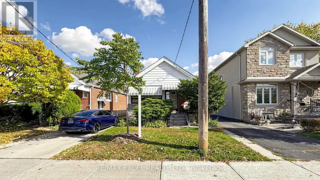 11 Hutton Avenue, Toronto (East York)