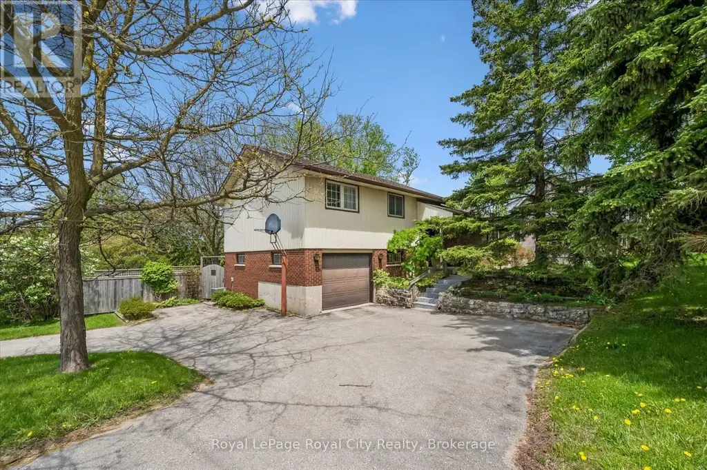 16 Water Street W, Centre Wellington (Elora/Salem)