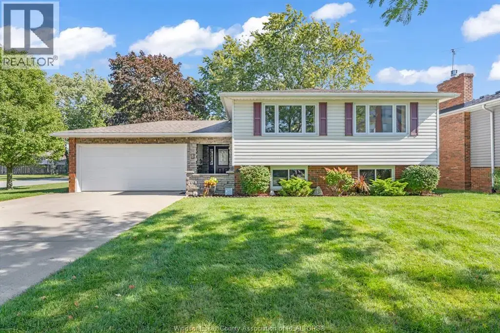 8 Bruce Avenue, Leamington