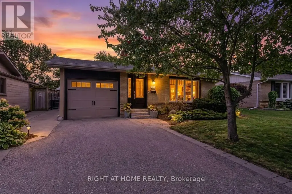 1432 Dewbourne Crescent, Burlington (Palmer)