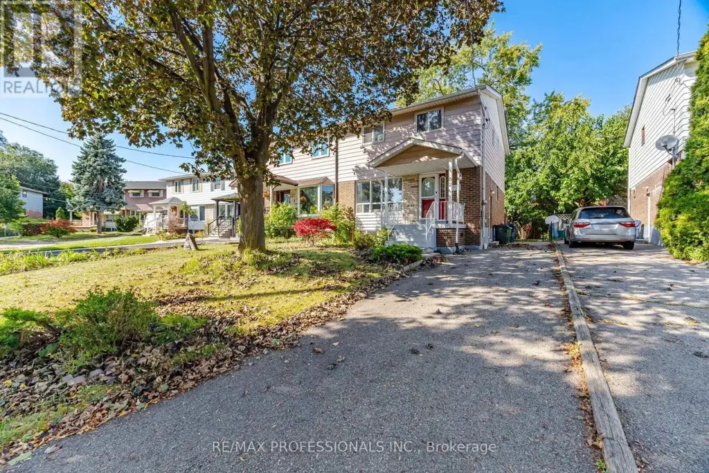 62 Edilou Drive, Toronto (Alderwood)