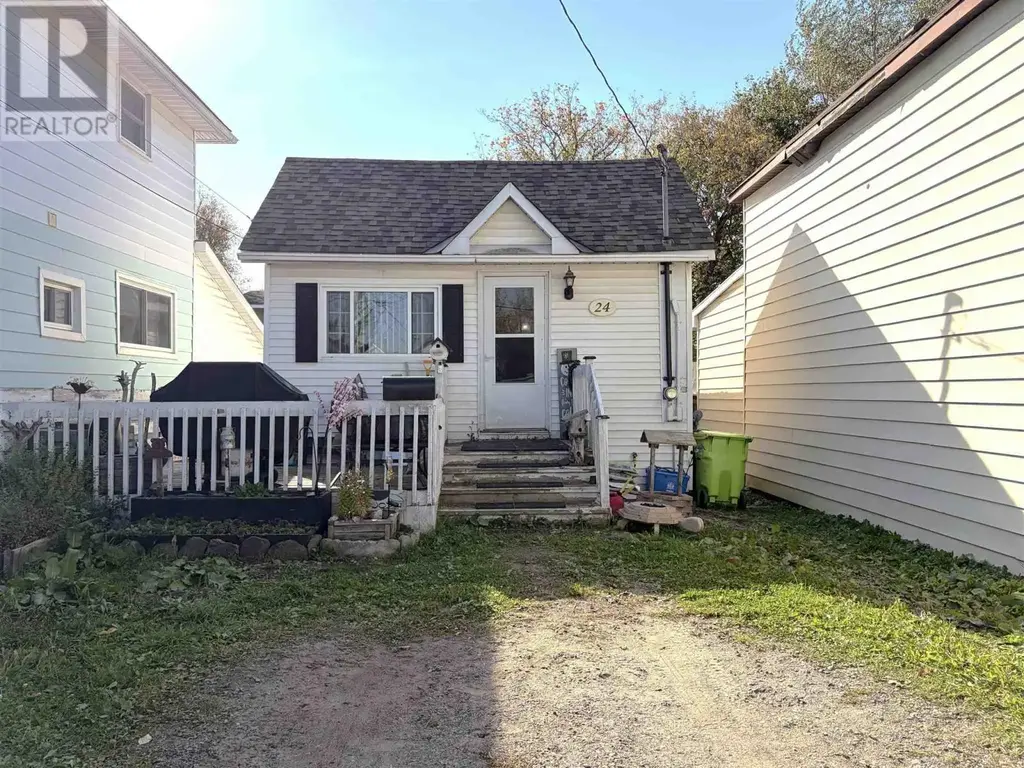24 Pardee Ave, Sault Ste. Marie