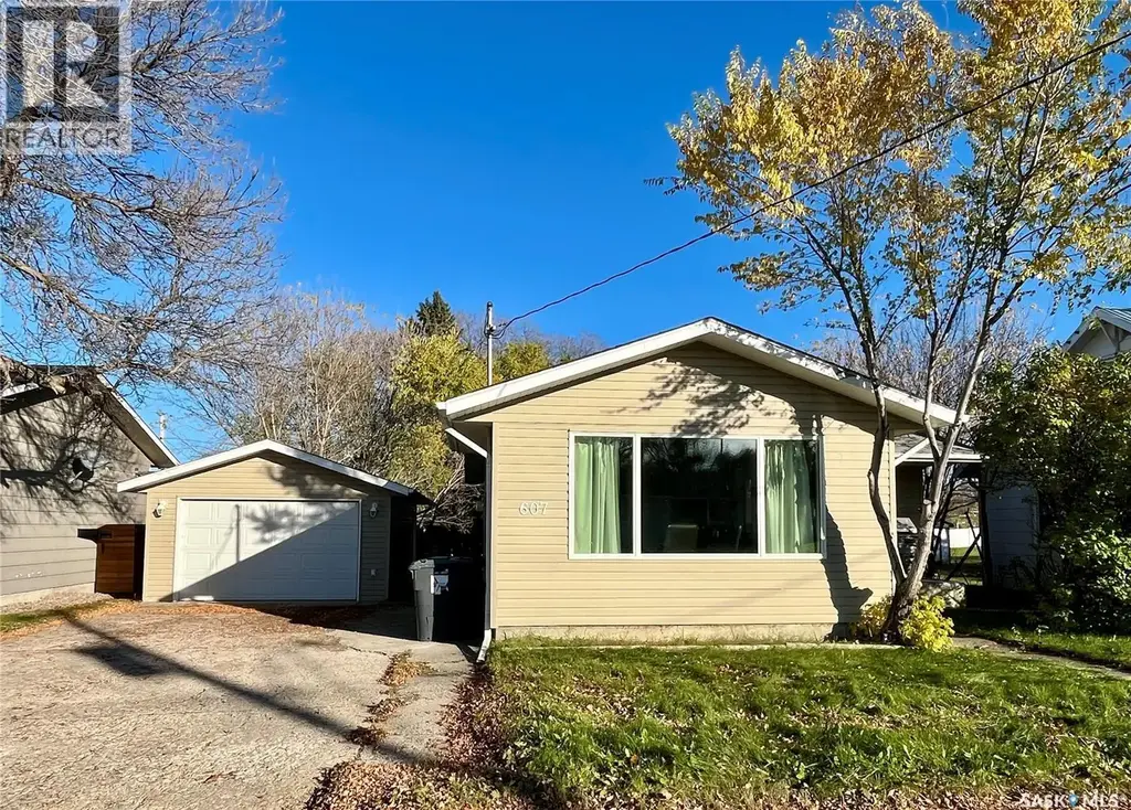 607 St Mary Street, Esterhazy