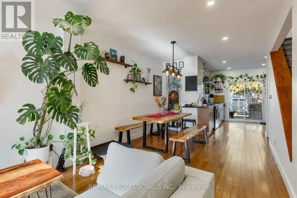 44 Mccormack Street, Toronto (Rockcliffe-Smythe)