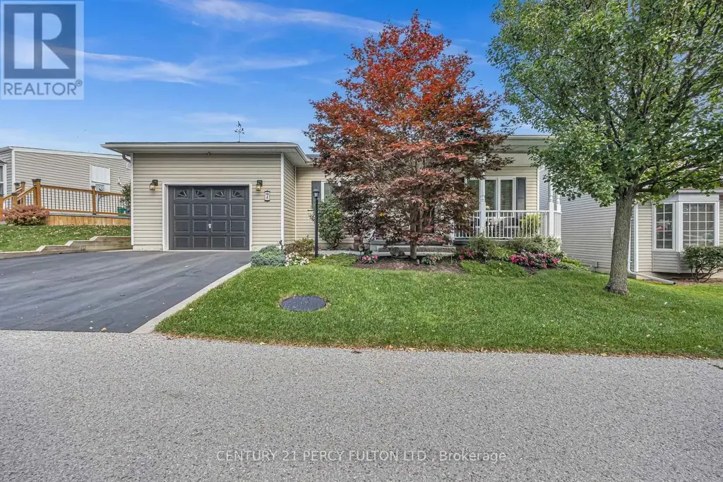 7 Eastbank Road, Clarington (Newcastle)