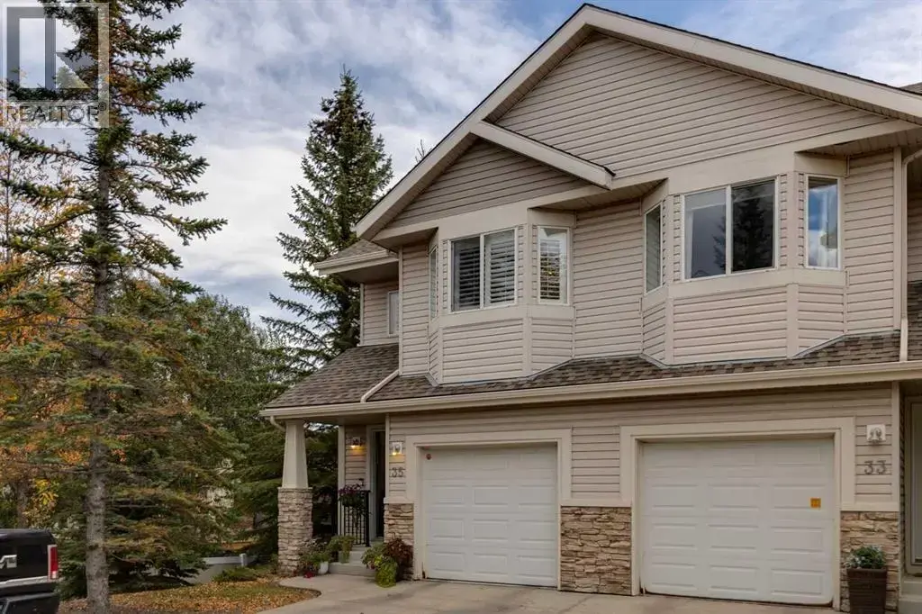 35 Royal Oak Gardens Nw, Calgary