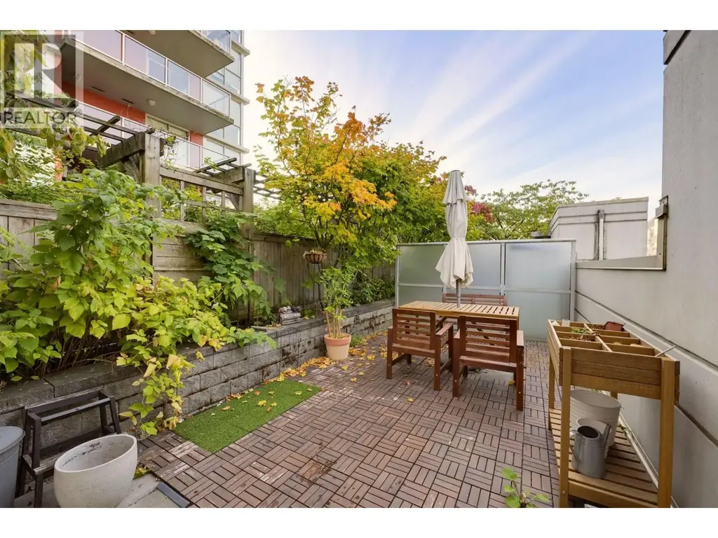 Th7 125 Columbia Street, New Westminster