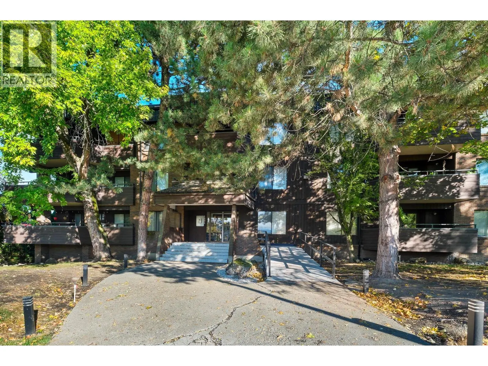Photo of Listing #10402877