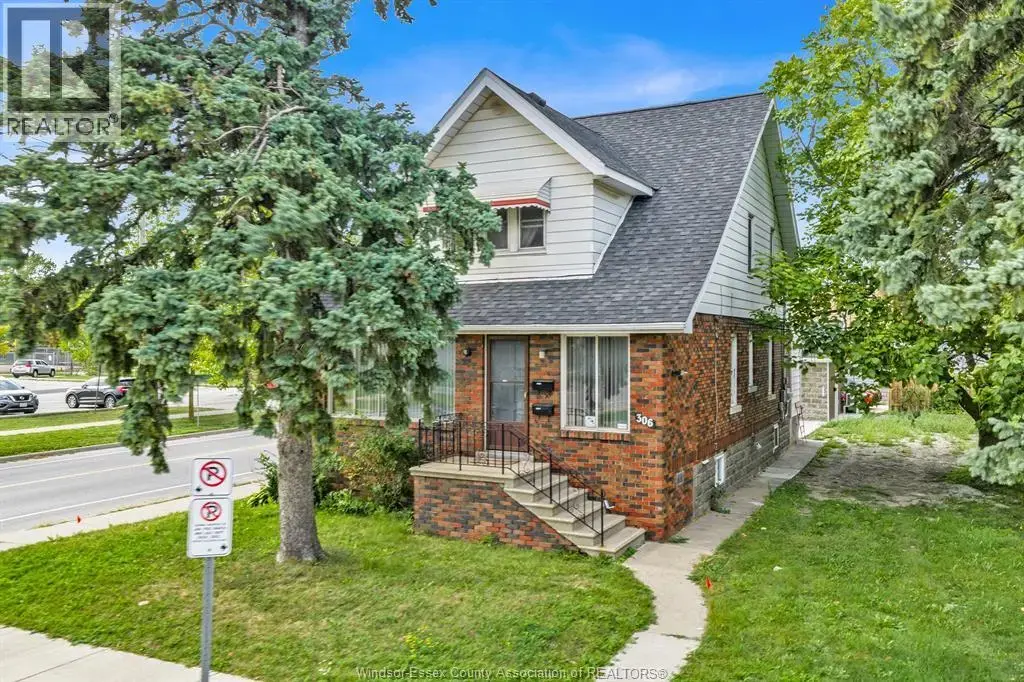 306 Foch, Windsor