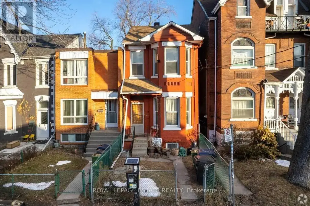114 Baldwin Street, Toronto (Kensington-Chinatown)