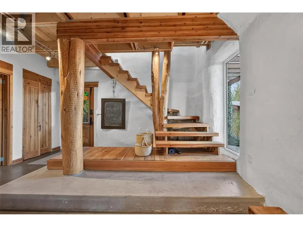 6226 Sanderson Avenue, Peachland