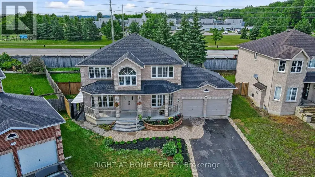 38 Prince George Crescent, Barrie (Innis-Shore)