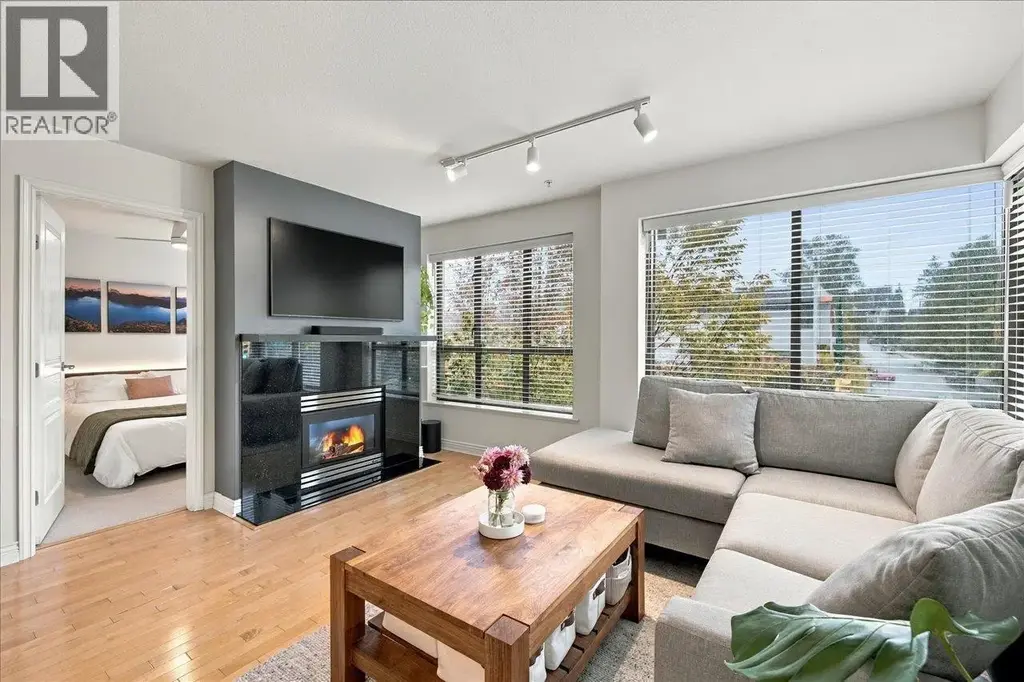 303 2015 Trafalgar Street, Vancouver