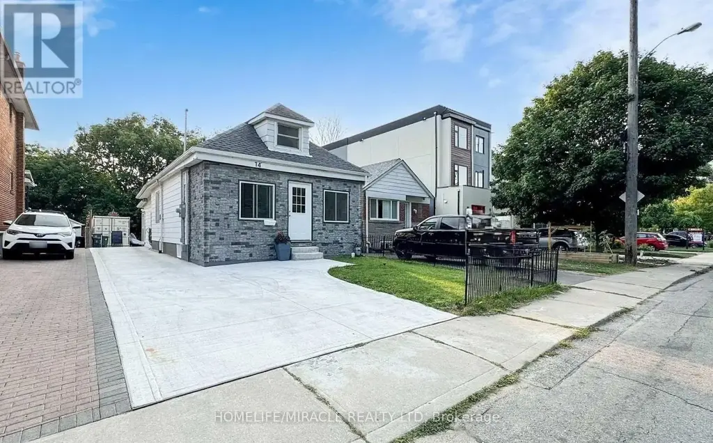14 Spears Street, Toronto (Rockcliffe-Smythe)