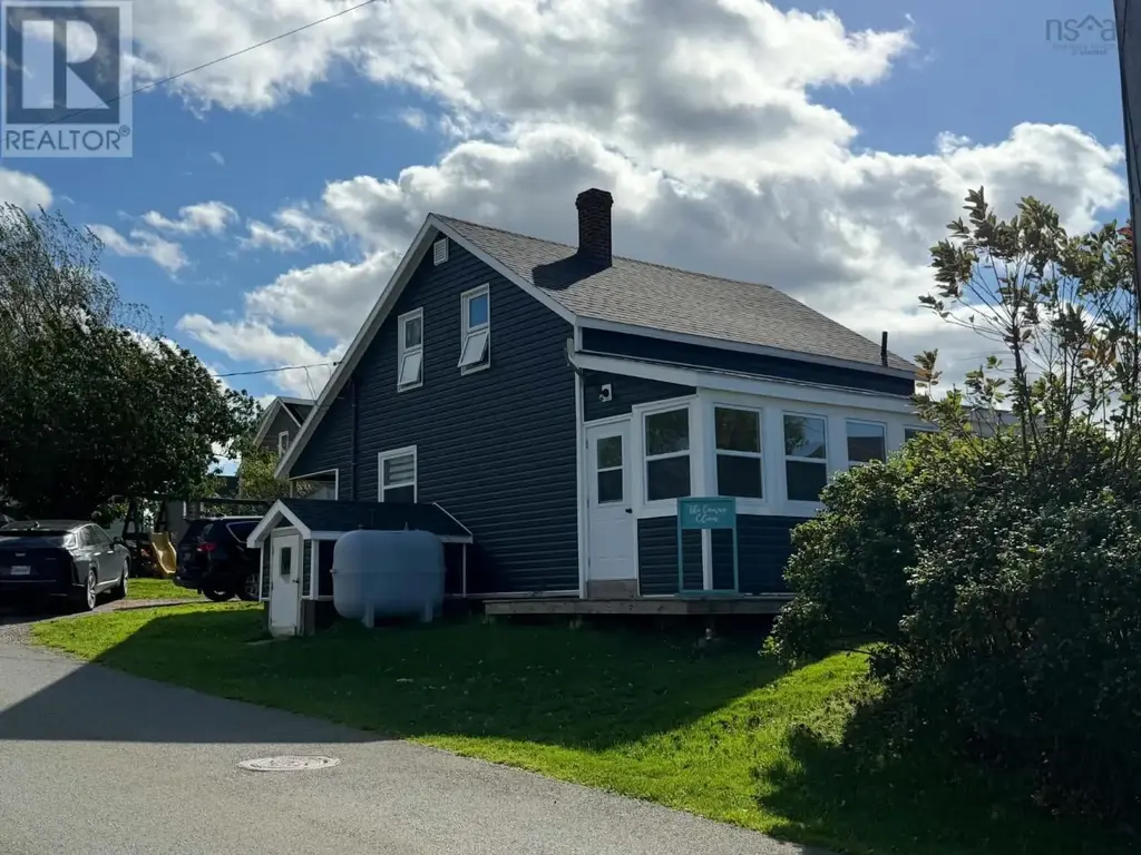 18 Chemin Marteau Road, Chéticamp