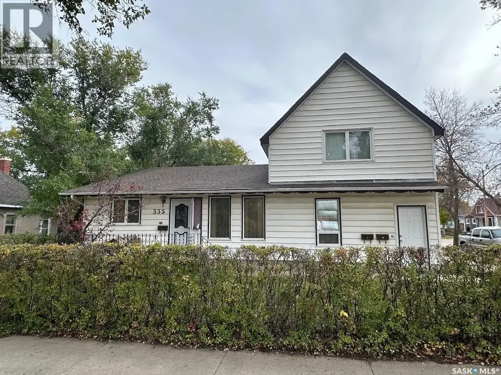 335 Main Street S, Moose Jaw
