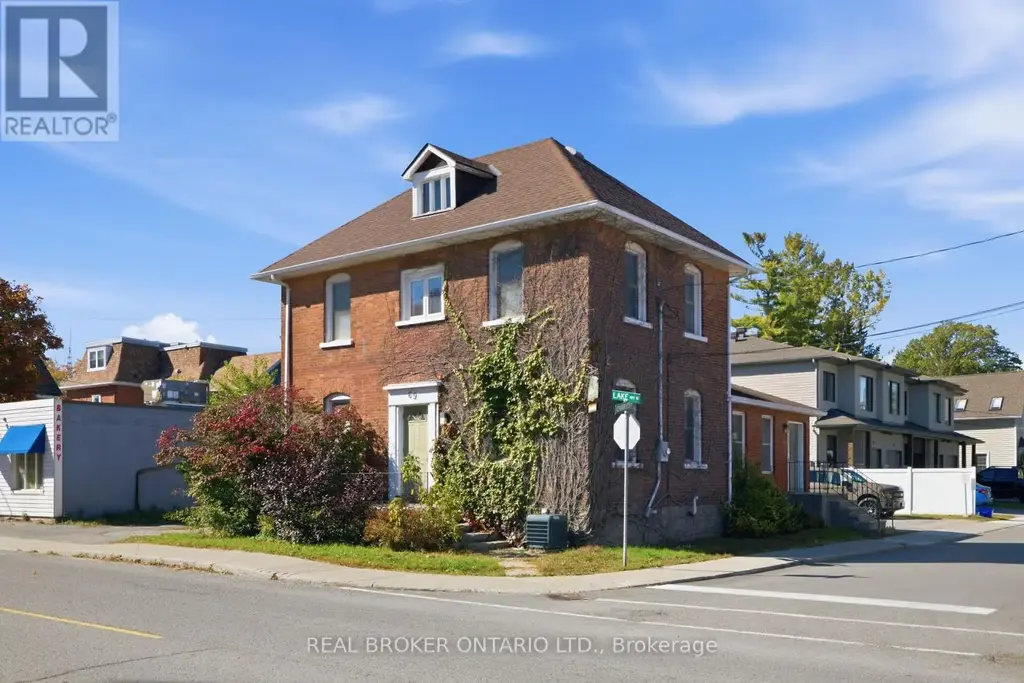 69 Lake Avenue W, Carleton Place