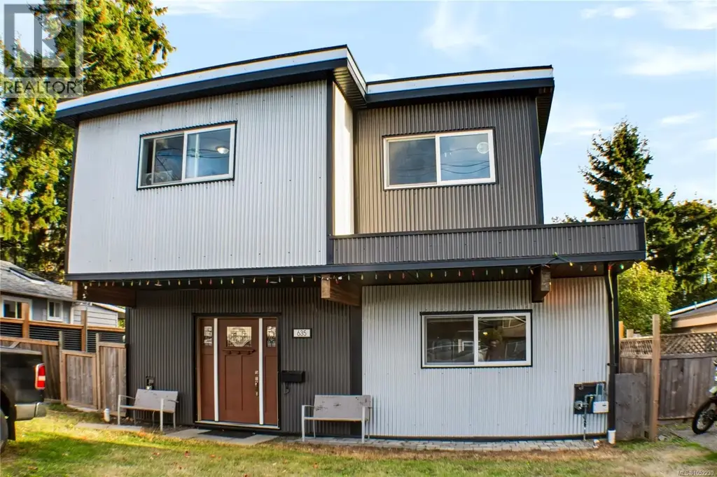 635 Hoffman Ave, Langford