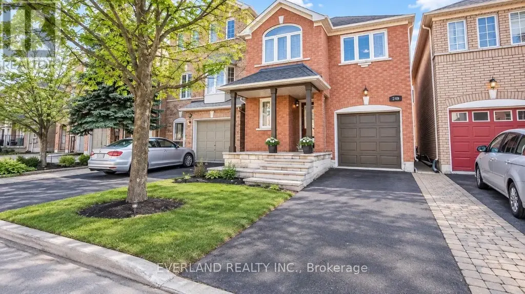 249 Yellowood Circle, Vaughan (Patterson)