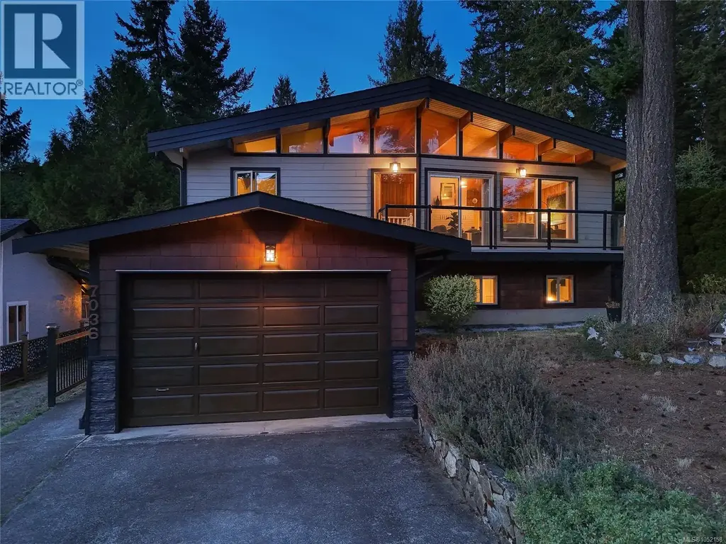 7036 Con-ada Rd, Central Saanich