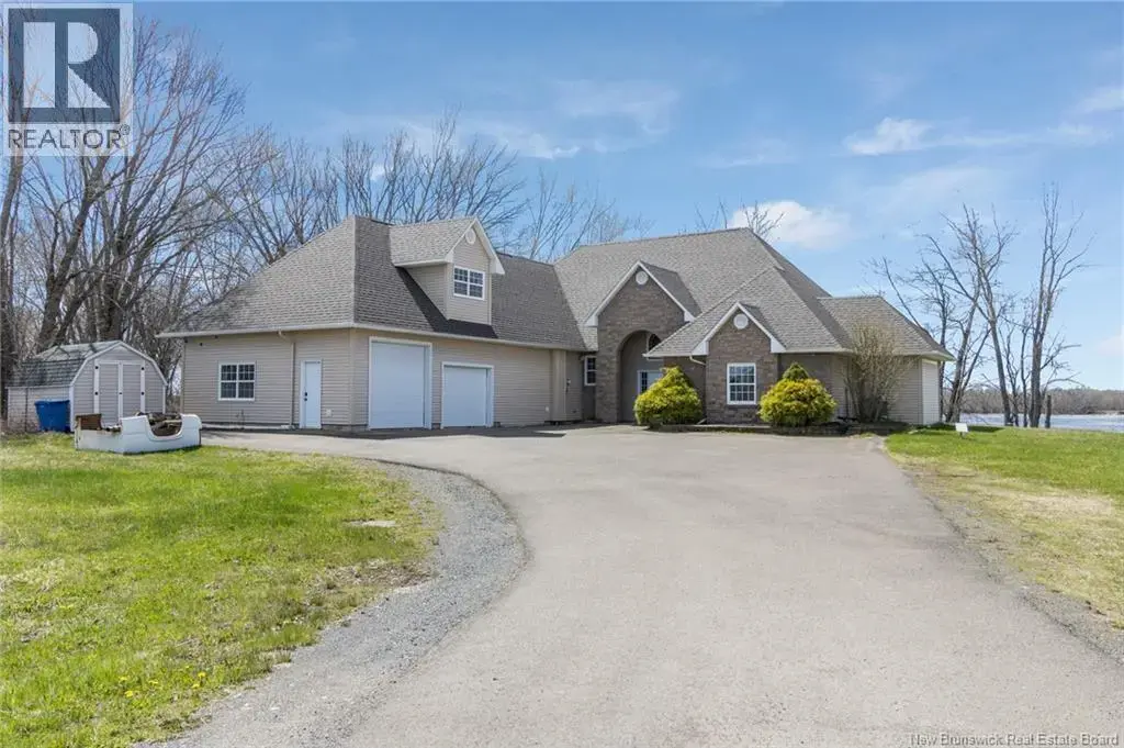 354 Route 105, Maugerville