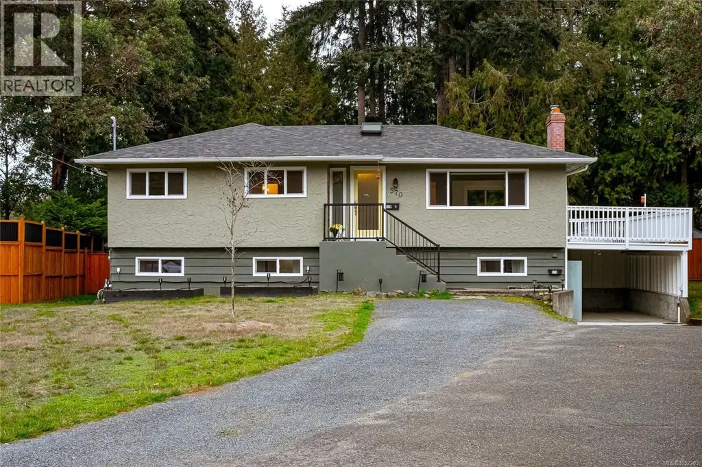 570 Cedarcrest Dr, Colwood