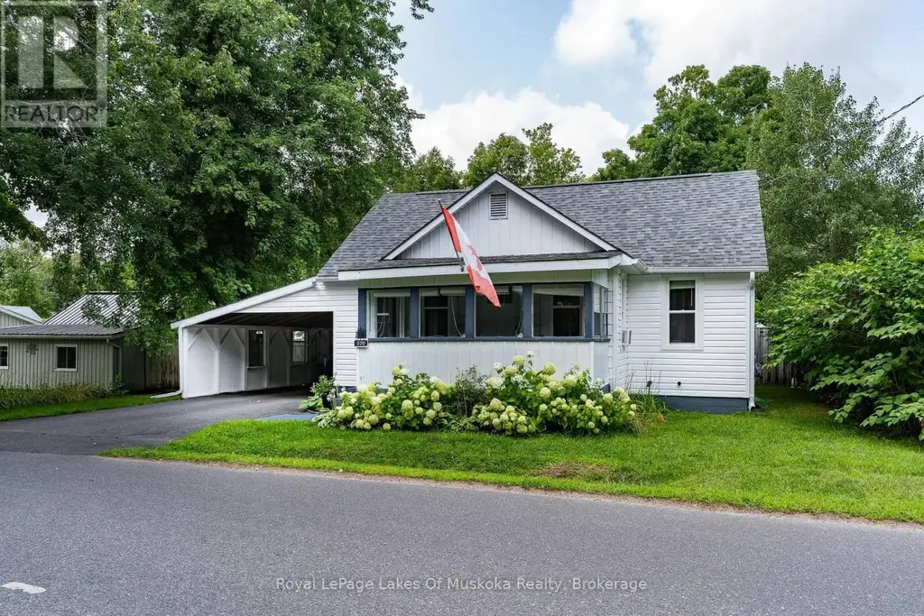 570 Pinedale Road, Gravenhurst (Muskoka (S))