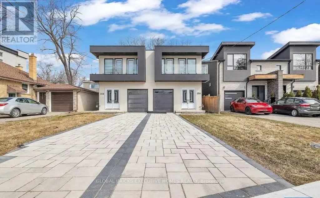 25a Pine Avenue N, Mississauga (Port Credit)