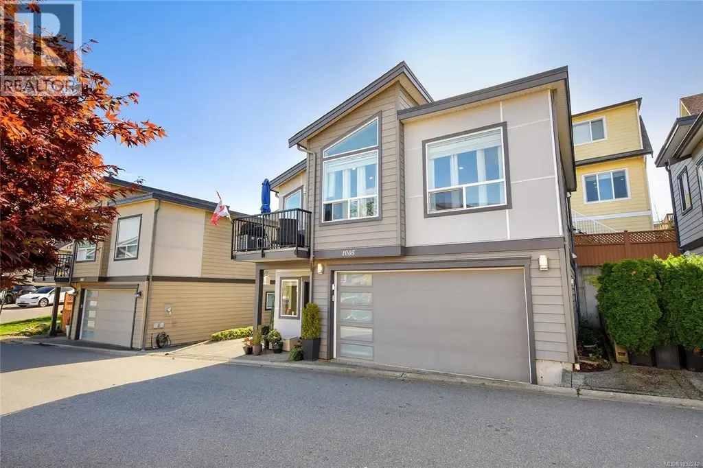 1005 Boeing Close, Langford