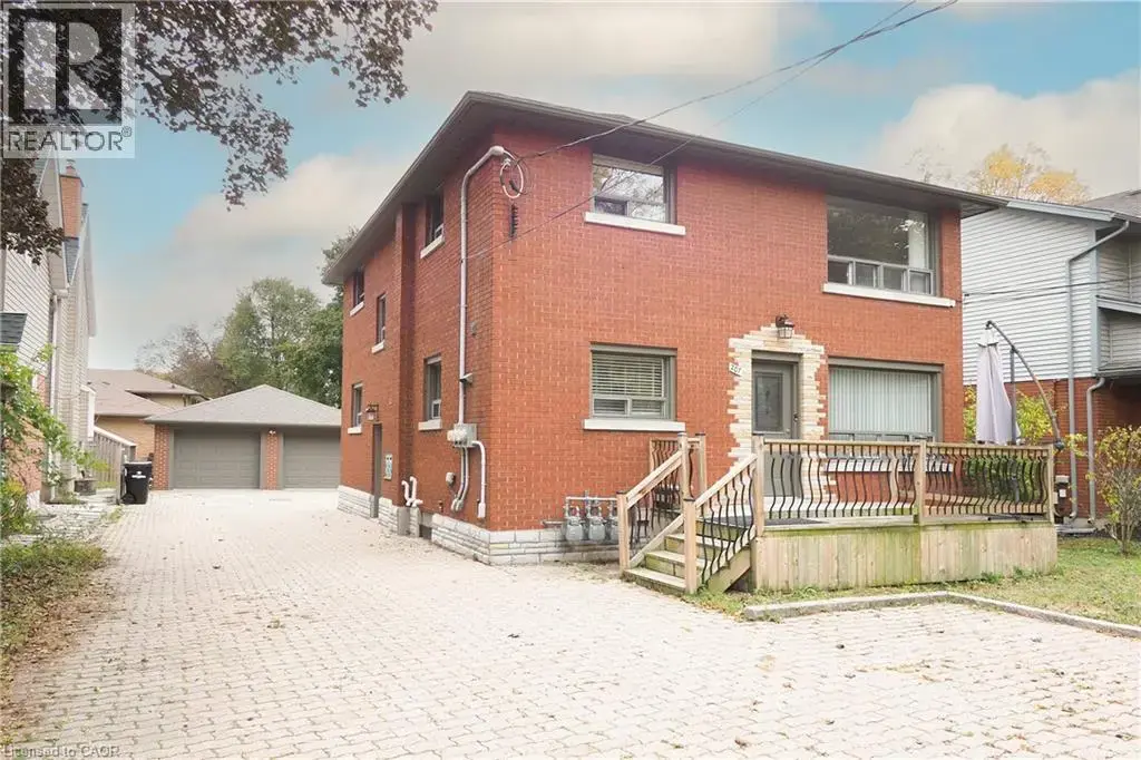 207 Sheldon Avenue N, Kitchener