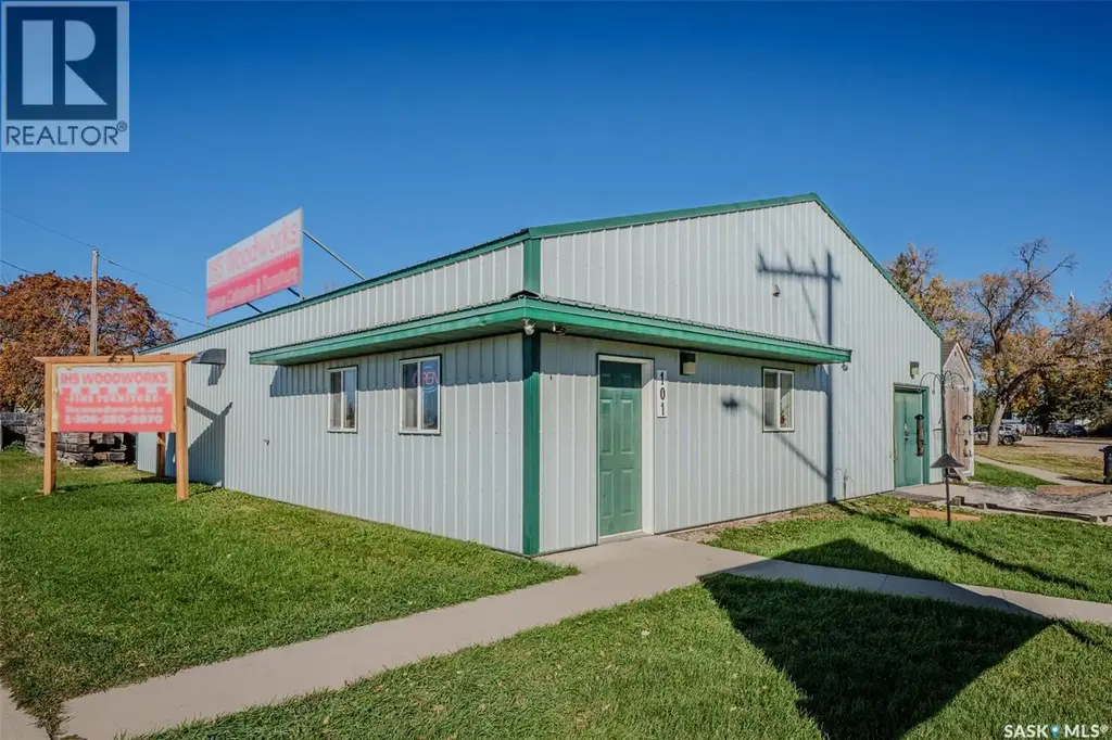 101 Main Street, Borden