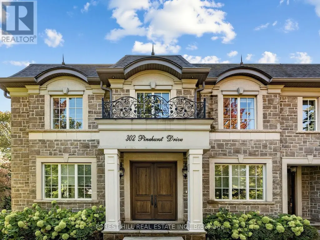 302 Pinehurst Drive W, Oakville (FD Ford)