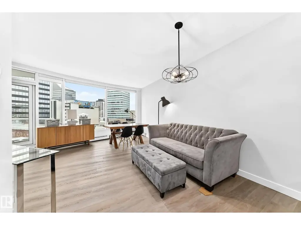 #703 10152 104 St Nw, Edmonton